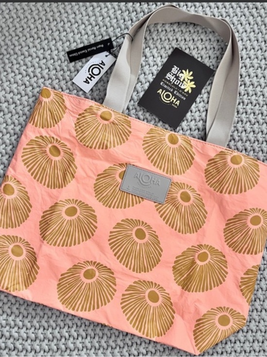 ALOHA Collection Handbags - ALOHA Collection Day Tripper Opihi Nui. Big Show. Special Edition. NWT